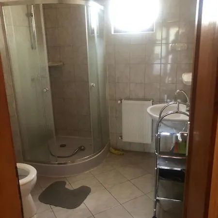 Zalakarosi Egerfa Nyaralohaz Foeldszinti Es Emeleti