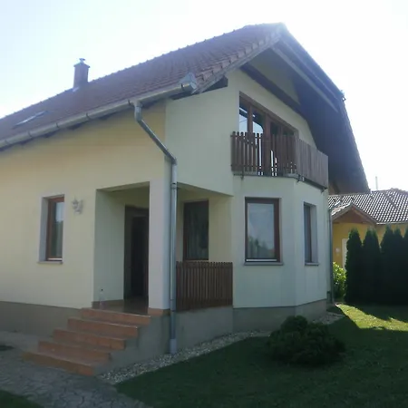 Appartement Zalakarosi Egerfa Nyaralohaz Foeldszinti Es Emeleti