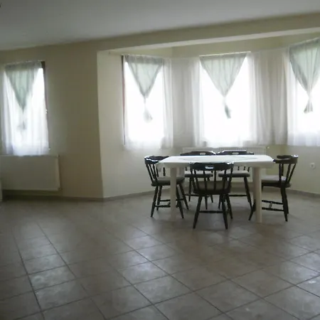 Zalakarosi Egerfa Nyaralohaz Foeldszinti Es Emeleti Zalakaros