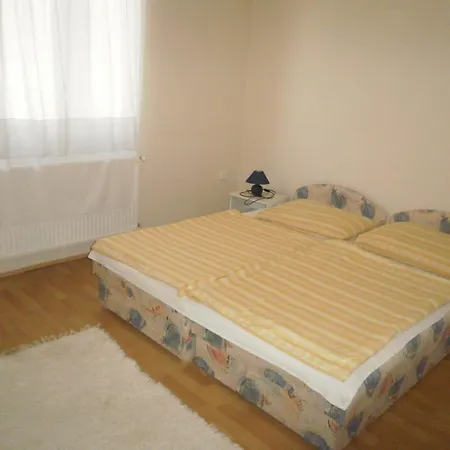 Zalakarosi Egerfa Nyaralohaz Foeldszinti Es Emeleti Zalakaros