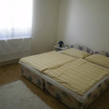 Zalakarosi Egerfa Nyaralohaz Foeldszinti Es Emeleti Zalakaros