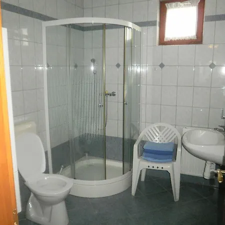 Zalakarosi Egerfa Nyaralohaz Foeldszinti Es Emeleti