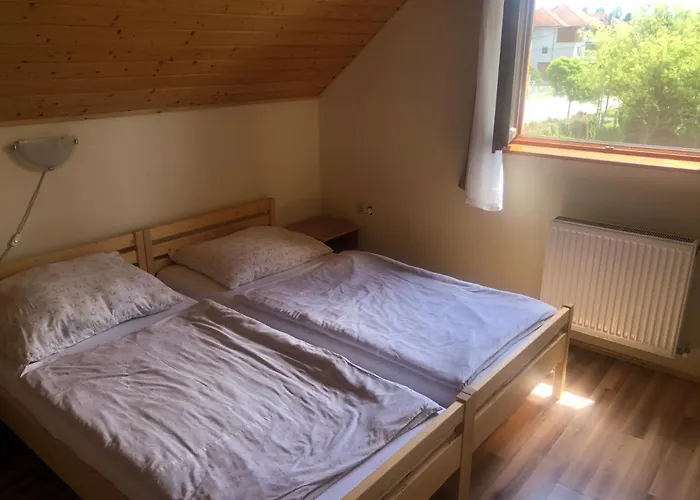 Lägenhet Zalakarosi Egerfa Nyaralohaz Foeldszinti Es Emeleti