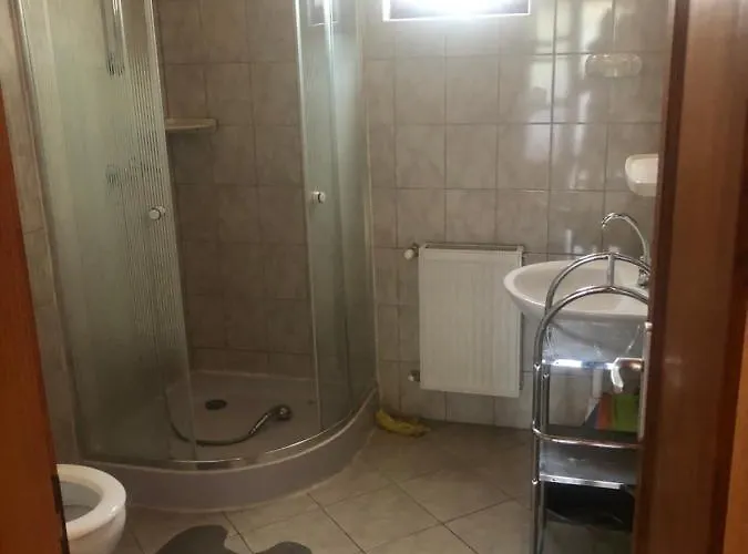 Zalakarosi Egerfa Nyaralohaz Foeldszinti Es Emeleti