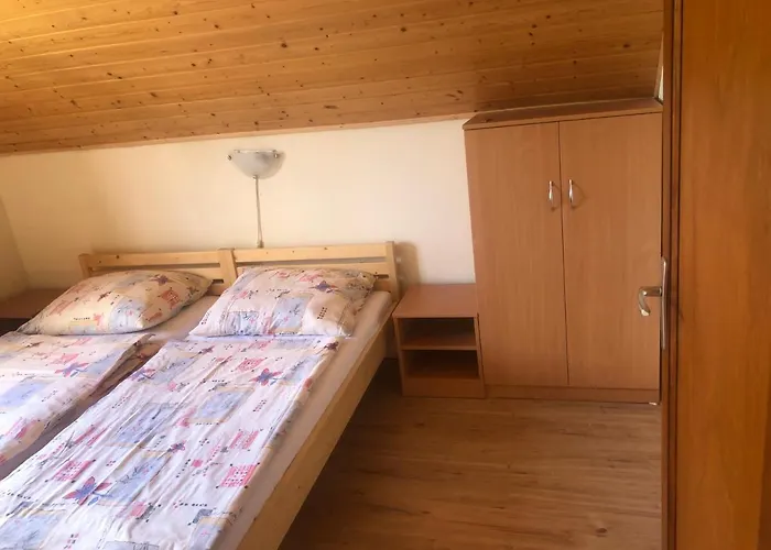 Zalakarosi Egerfa Nyaralohaz Foeldszinti Es Emeleti