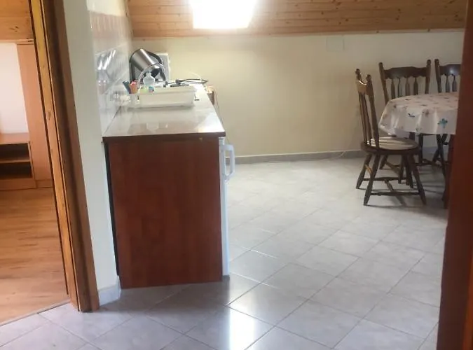 Zalakarosi Egerfa Nyaralohaz Foeldszinti Es Emeleti