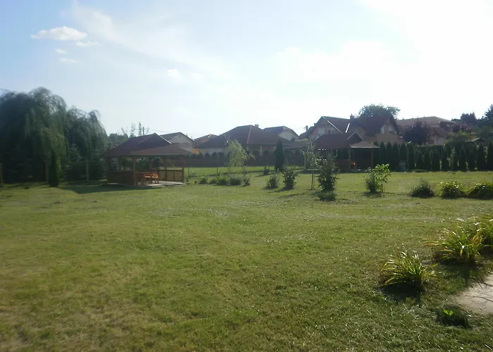 Zalakarosi Egerfa Nyaralohaz Foeldszinti Es Emeleti