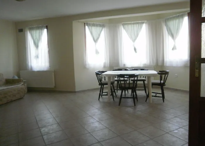 Zalakarosi Egerfa Nyaralohaz Foeldszinti Es Emeleti Zalakaros